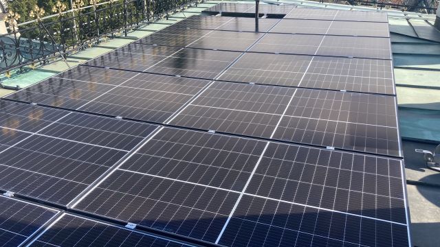 Photovoltaikanlage auf einem Mehrparteienhaus
