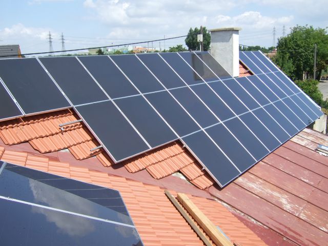 Private Photovoltaikanlage auf Ziegeldach